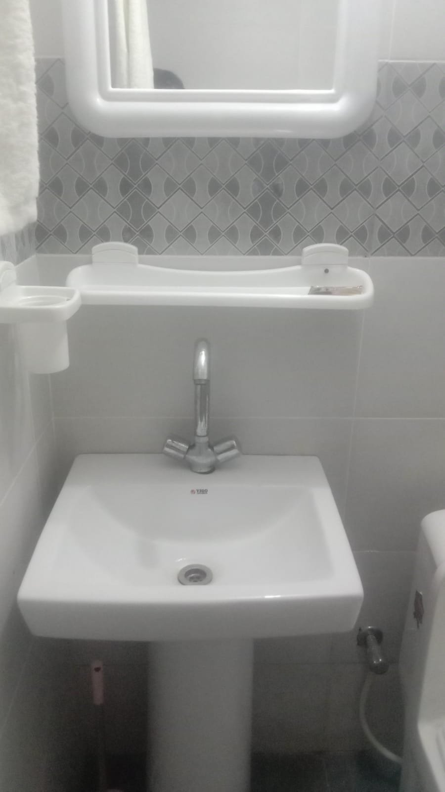 Studio Apartment in DHA phase 1 - Image 4
